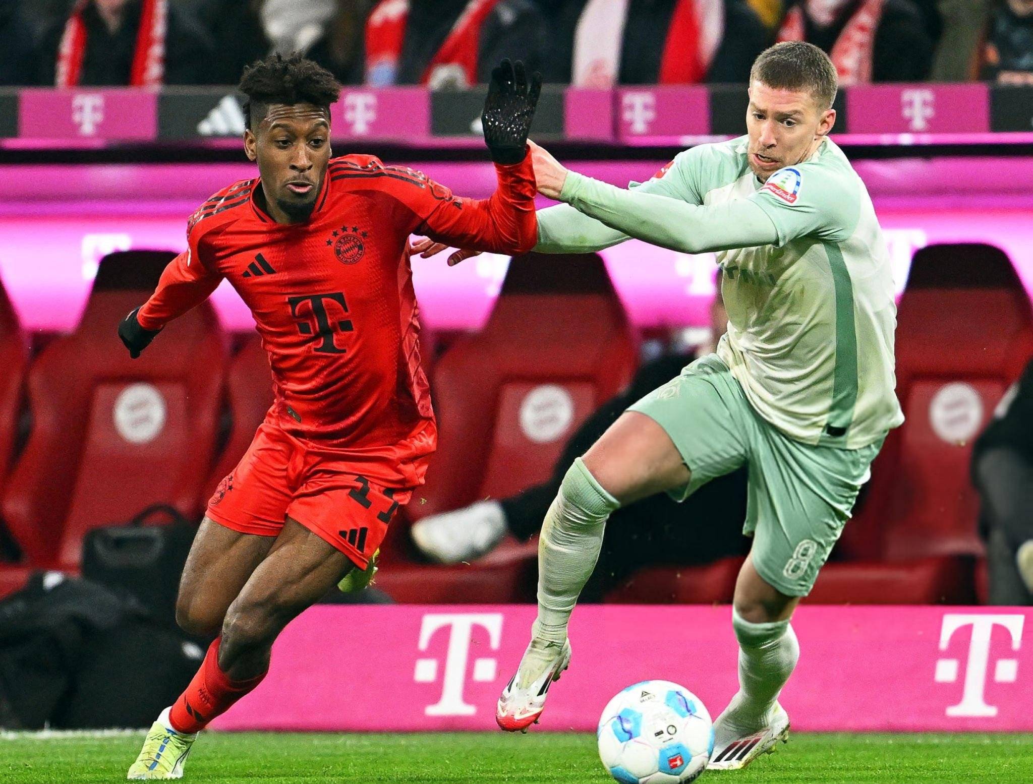 九游官方入口凯恩重返赛场，出色防守首场状态出色，C9观众沸腾！