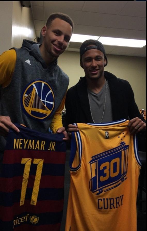 九游(中国)官网包含内马尔在勇士比赛中出色防守，回归赛场引发热议！的词条