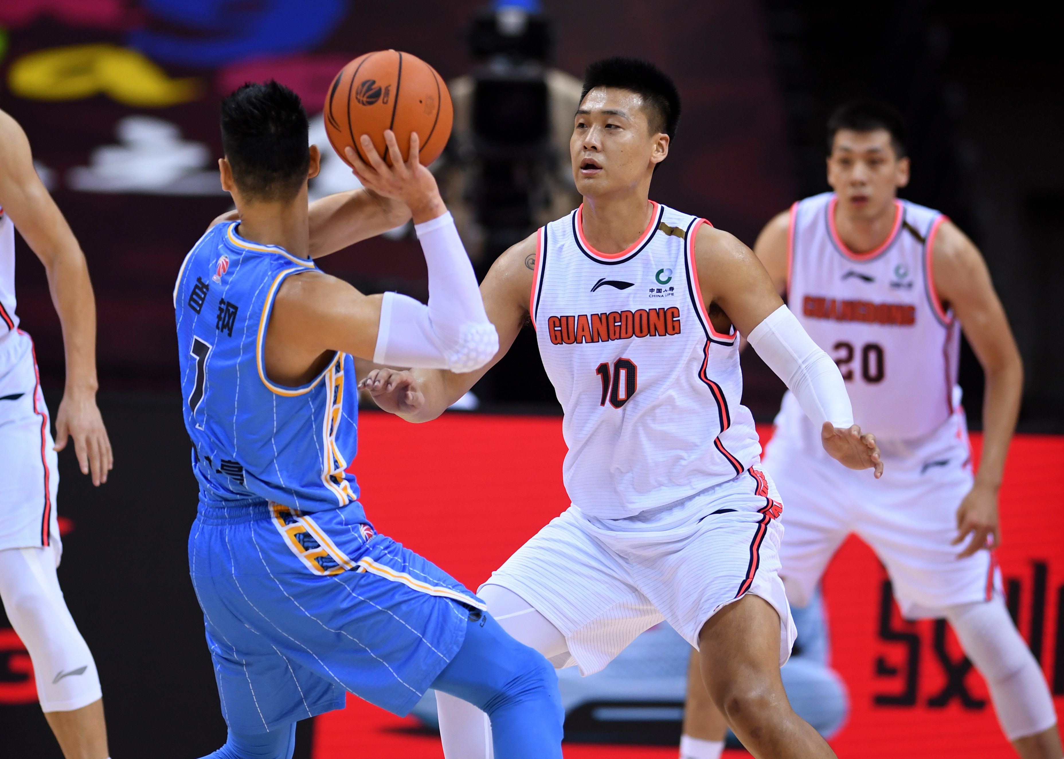 九游(中国)官网包含浙江队清晨篮板制胜，志在西甲名次提升，媒体盛赞，阵容厚度经受考验的词条